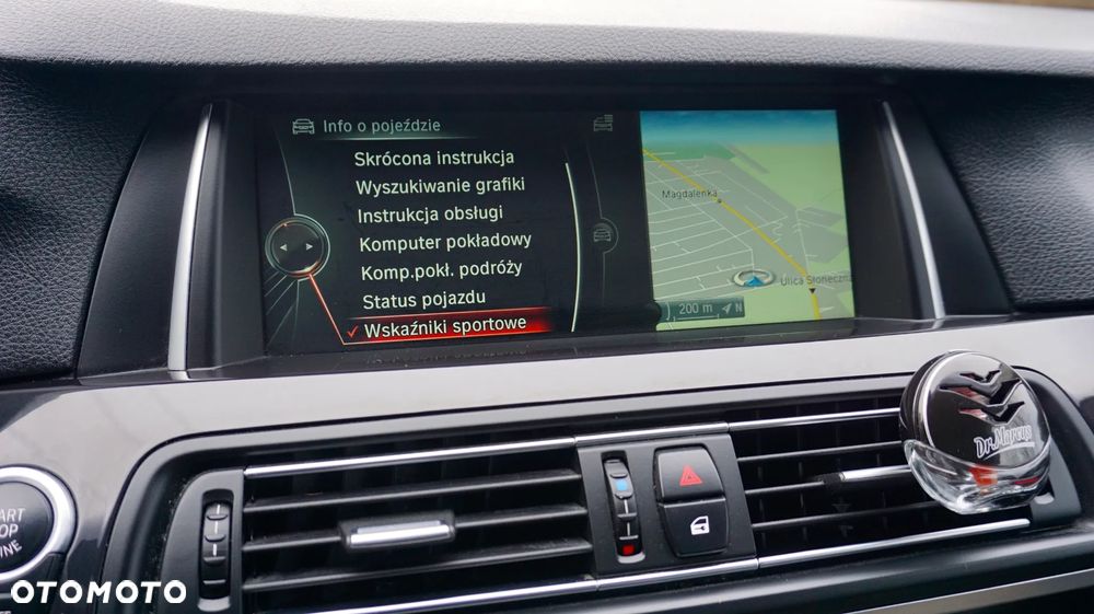 BMW Seria 5 520d xDrive - 29