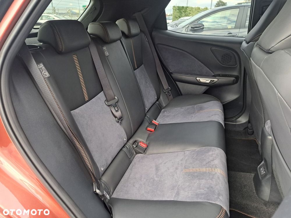 Lexus LBX 1.5 Hybrid Cool - 19