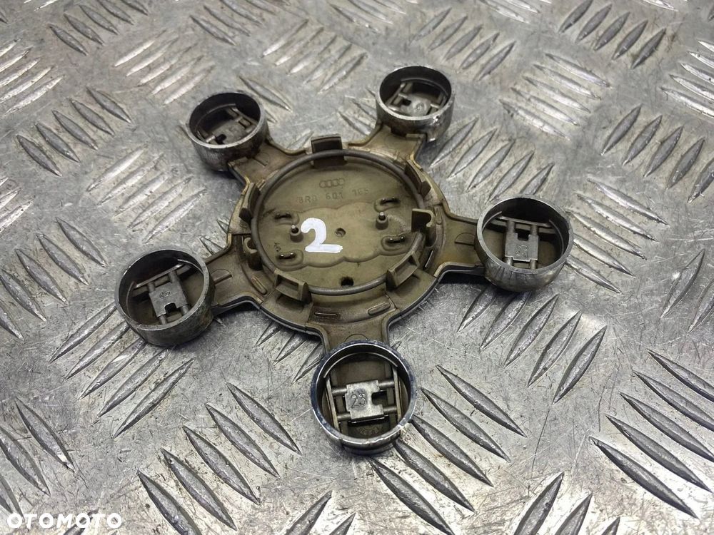 DEKIELEK KOŁPAK EMBLEMAT FELGI AUDI A4 A5 A6 A8 Q5 8R0601165 - 10