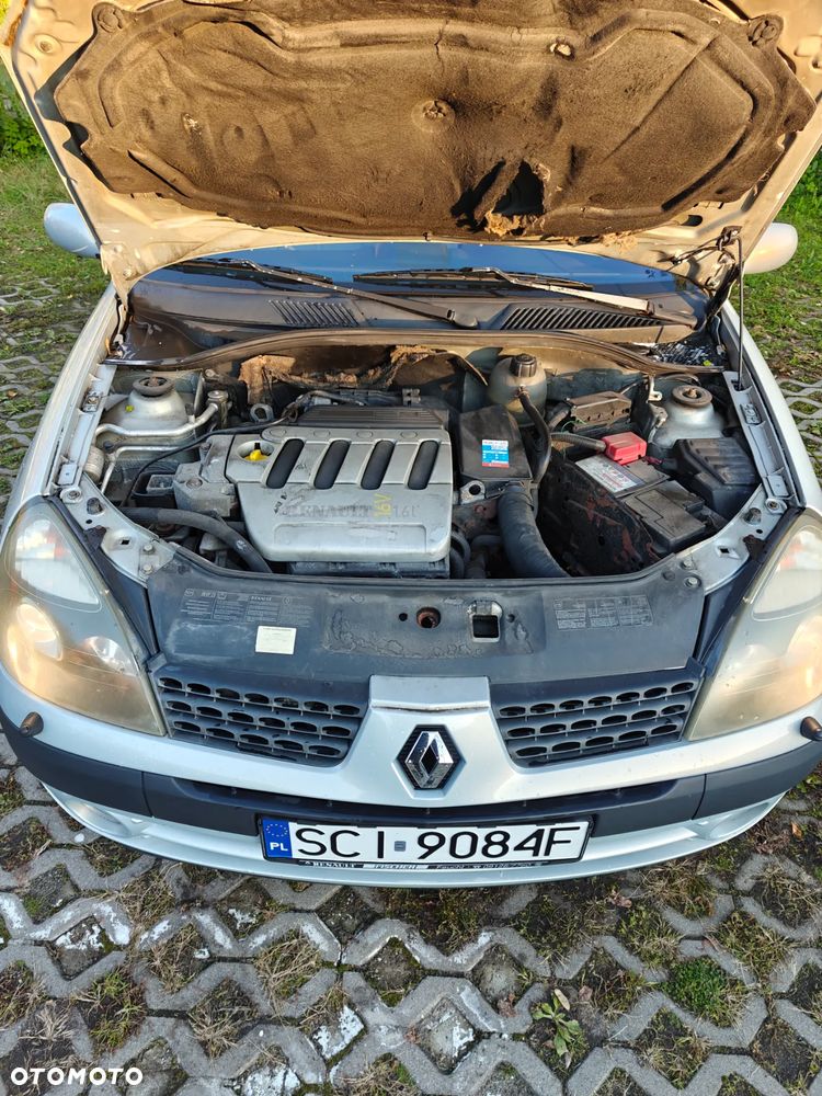 Renault Clio 1.6 16V Initiale - 11