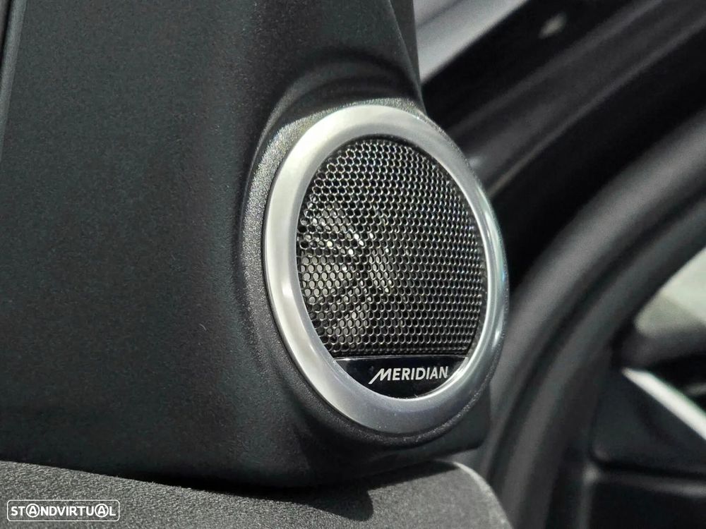 Land Rover Range Rover Evoque 1.5 P300e AWD Auto - 31