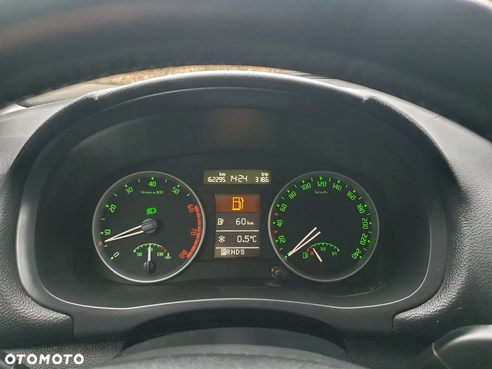 Skoda Fabia 1.6 16V Tiptronic Elegance - 12