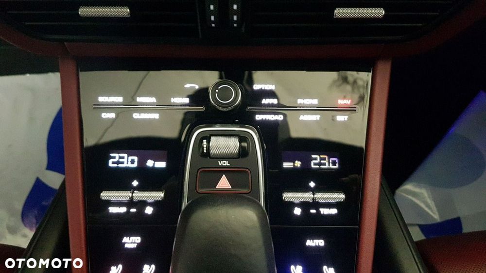 Porsche Cayenne - 29