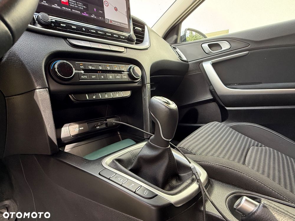 Kia Ceed - 21