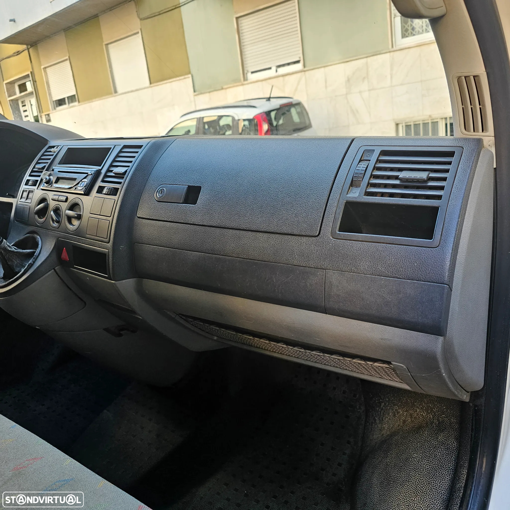 VW Transporter 2.5 TDI A/C - 13