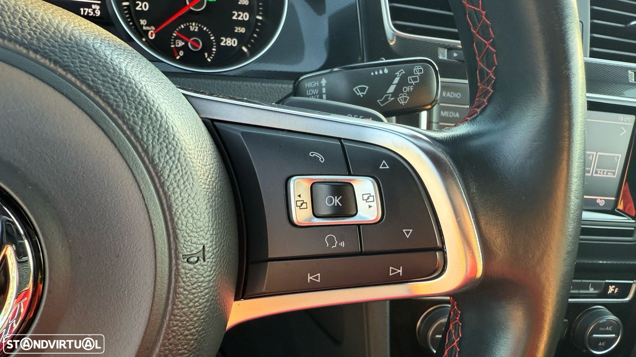 VW Golf 2.0 TSi GTi DSG Performance - 24