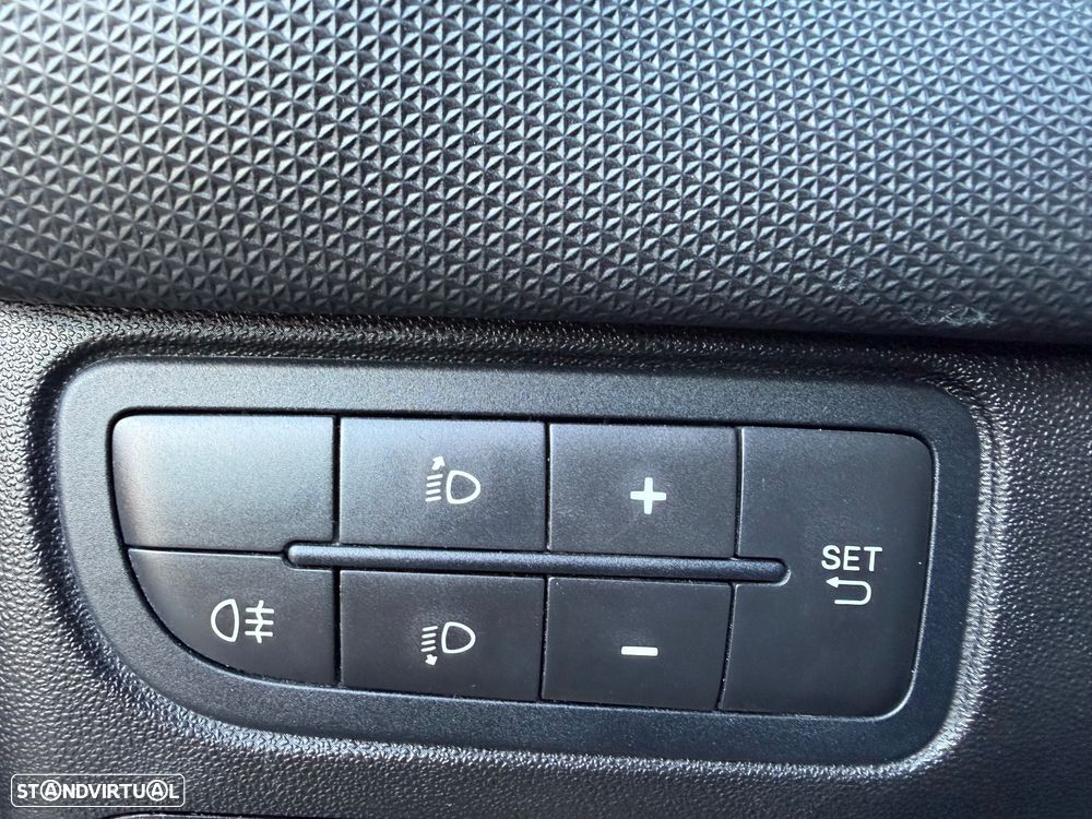 Fiat Punto 1.2 Lounge S&S - 11