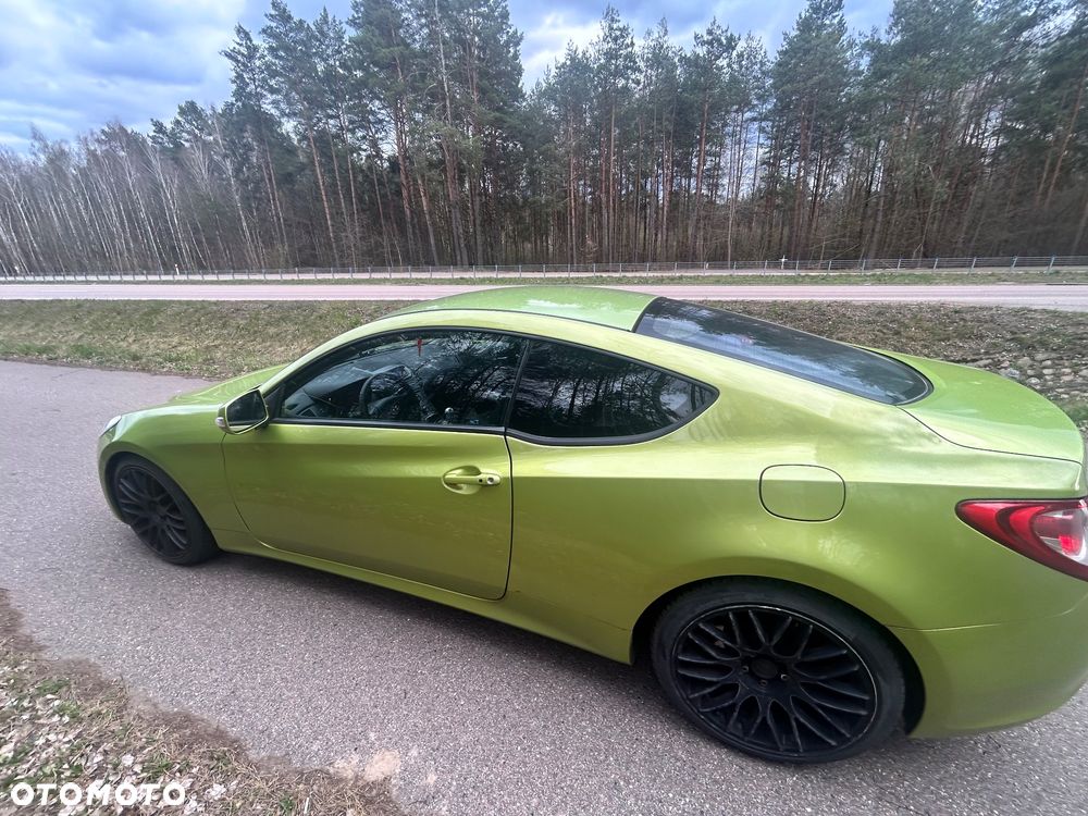 Hyundai Genesis Coupe 2.0 T - 4
