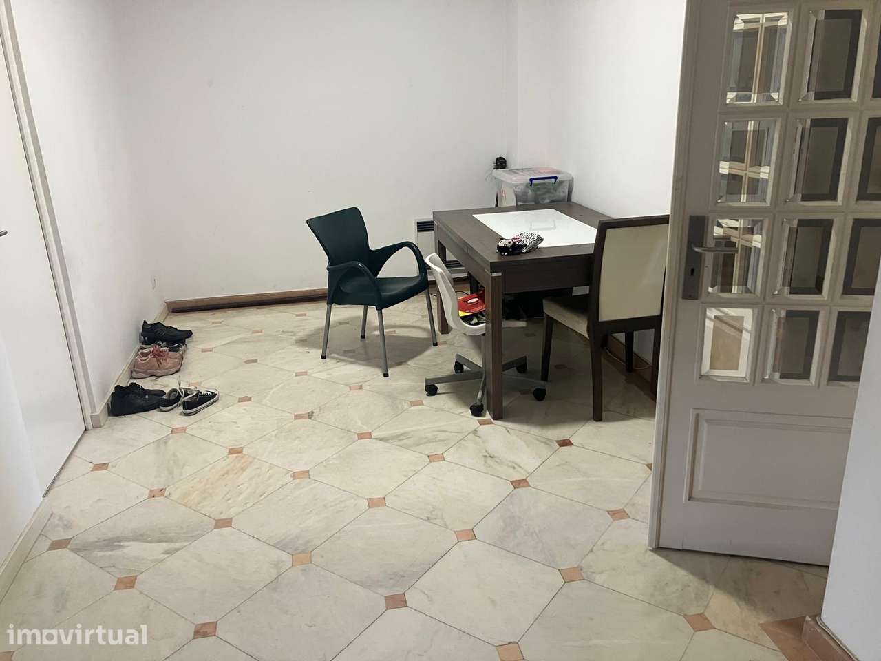 Quarto na Avenida Marquês de Pombal - Grande imagem: 4/8