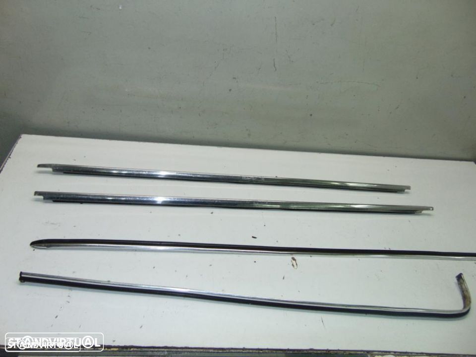 Ford Cortina MK3 coupê raspadores das portas - 1