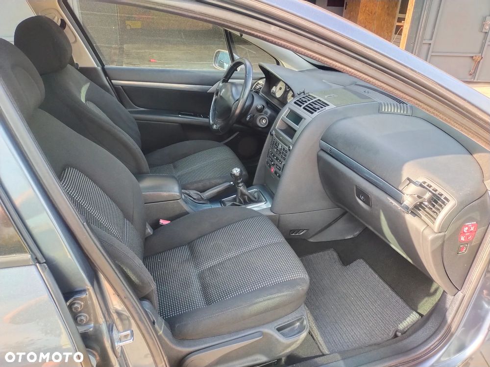 Peugeot 407 - 14