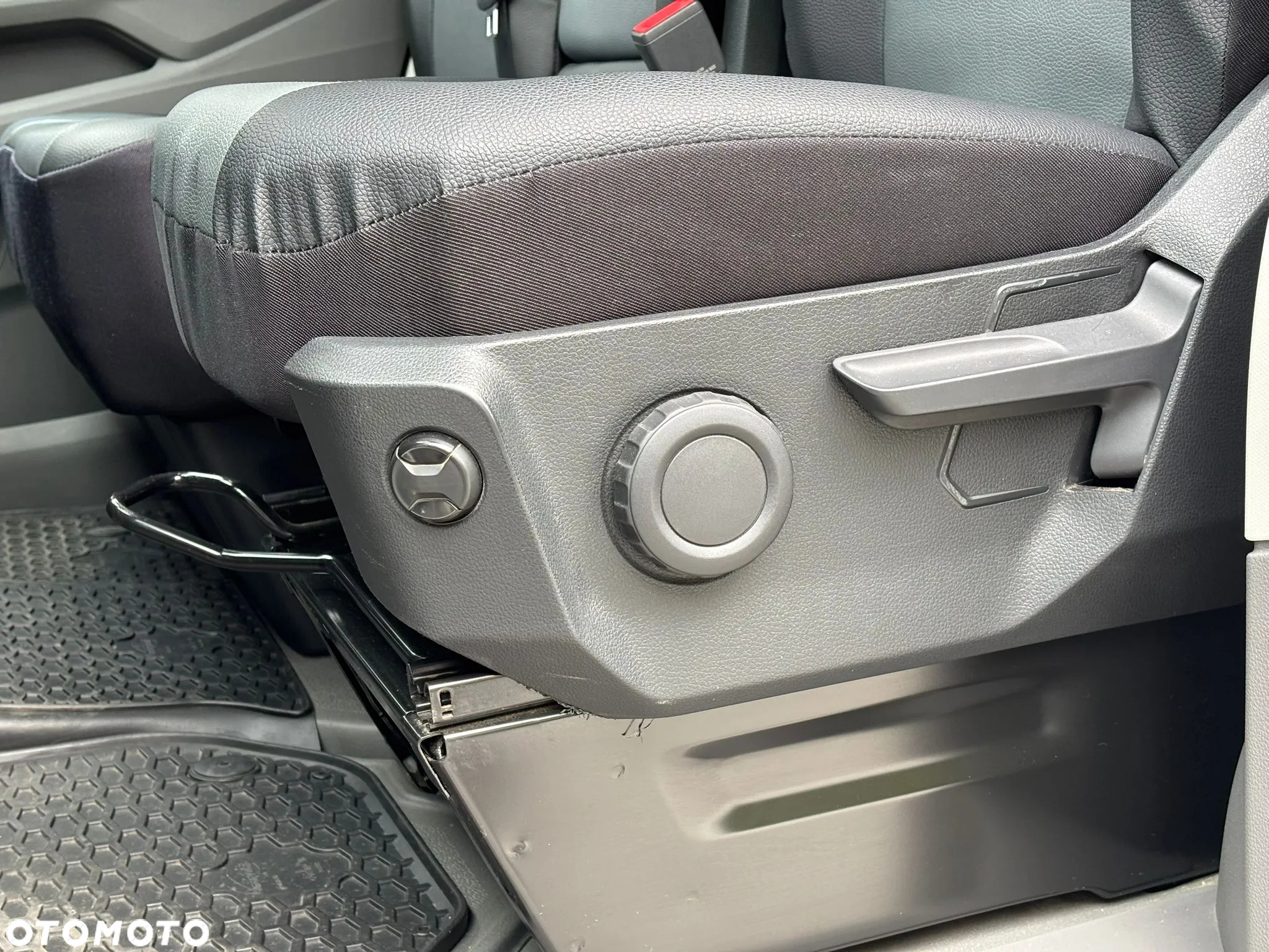 Volkswagen Crafter Doka Jak nowy - 24