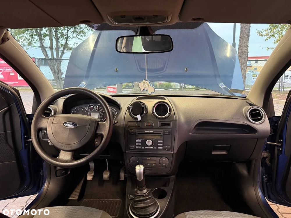 Ford Fiesta 1.4 Ambiente - 38
