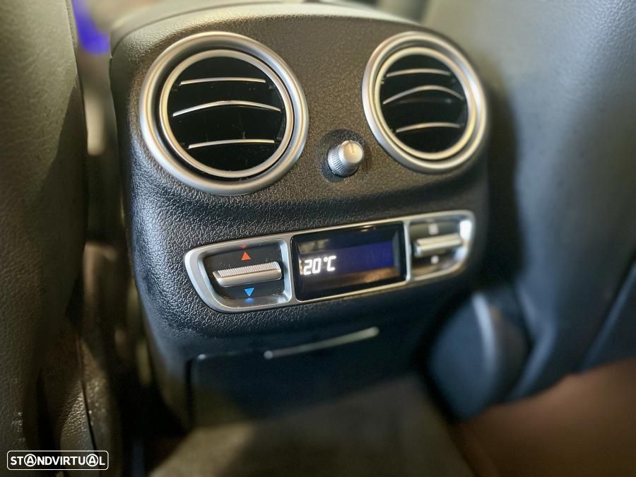 Mercedes-Benz E 300 de 9G-TRONIC AMG Line - 39