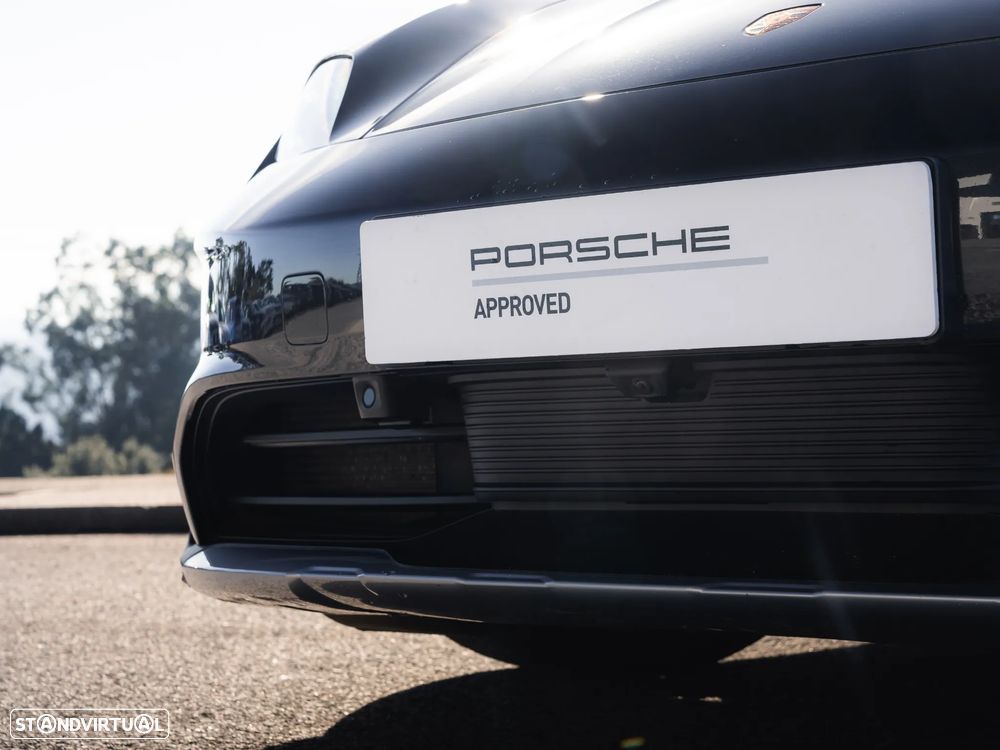 Porsche Taycan Cross Turismo 4 - 35