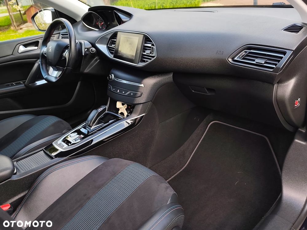 Peugeot 308 PureTech 130 GPF EAT8 Stop & Start Tech Edition - 17