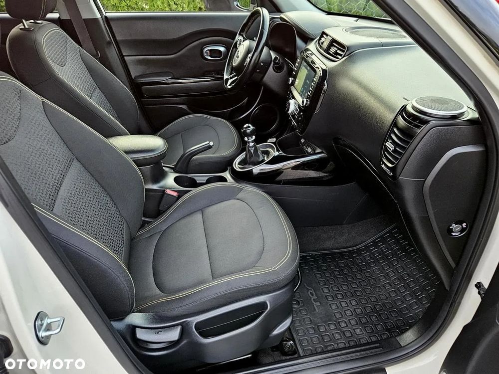 Kia Soul 1.6 CRDI Dream-Team Edition - 25