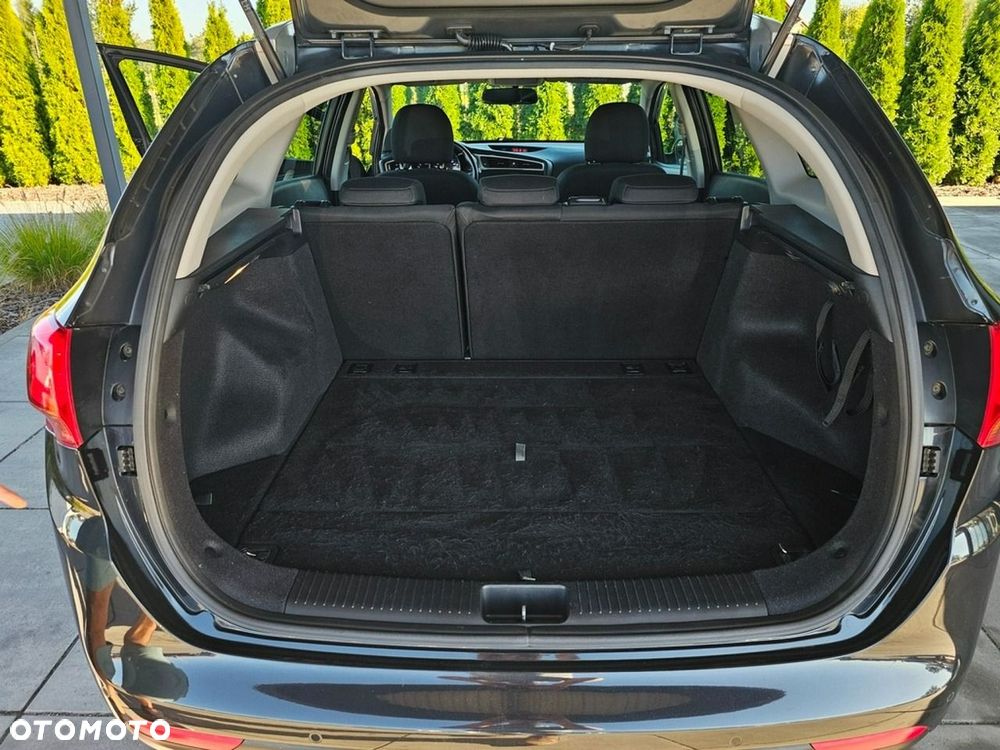 Kia Ceed - 31