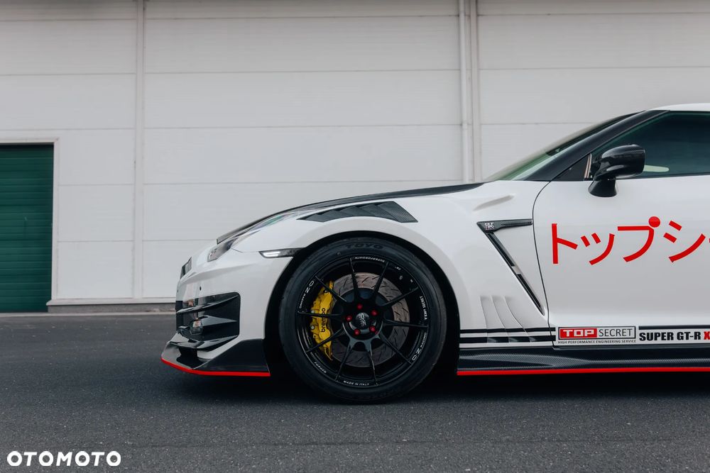 Nissan GT-R - 9