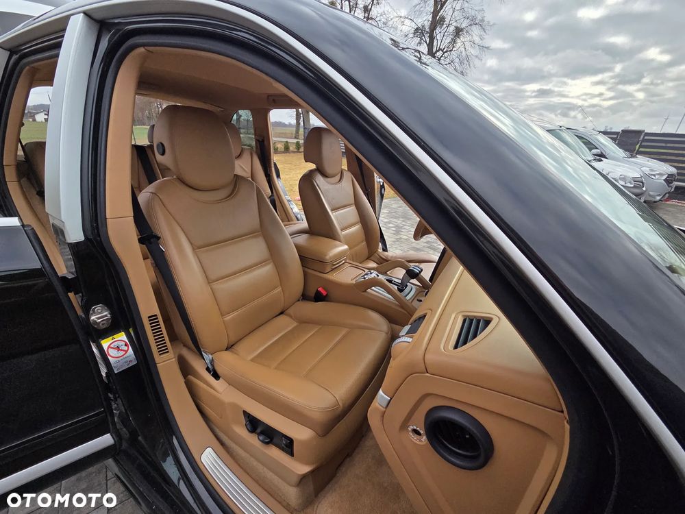 Porsche Cayenne - 15