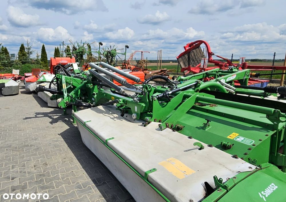 SaMasz KDD 861 S+T Kosiarka Dyskowa Motyl z taśmami  w Zestawie z Czołową kosiarką KDF 340 S - 24