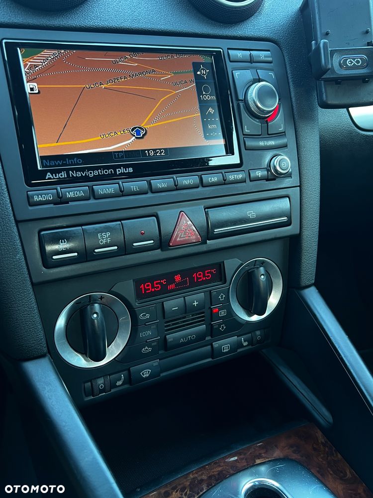 Audi A3 3-drzwiowe 2.0 TDI Attraction DSG - 15