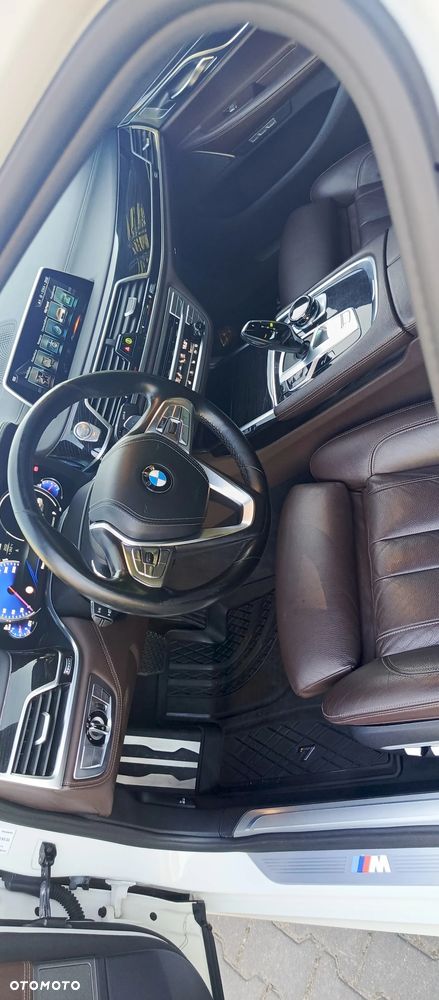 BMW Seria 7 740Ld xDrive - 19