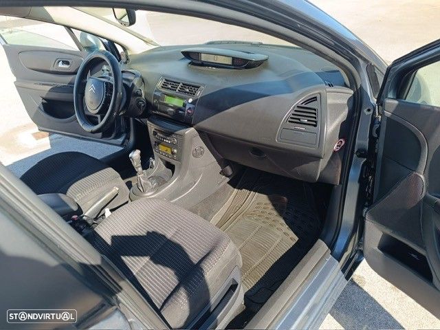 Citroën C4 1.6 HDi 110 Exclusive - 5