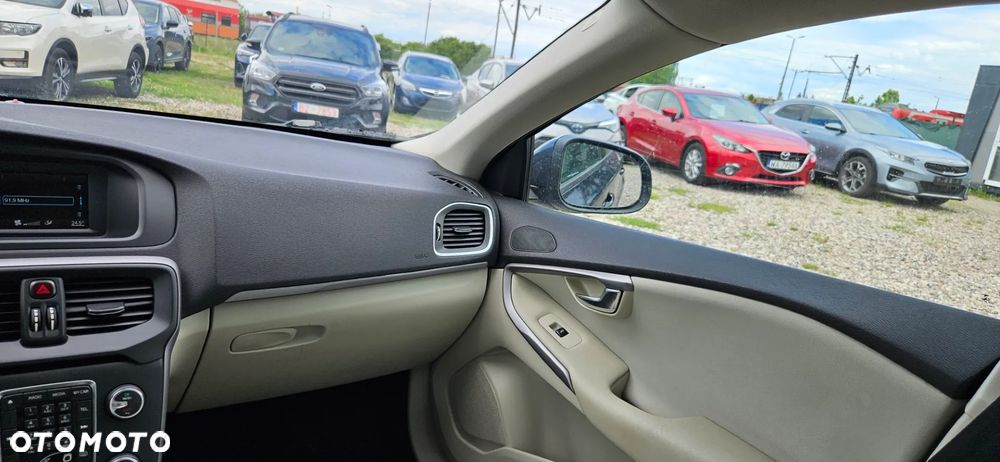 Volvo V40 T3 - 29