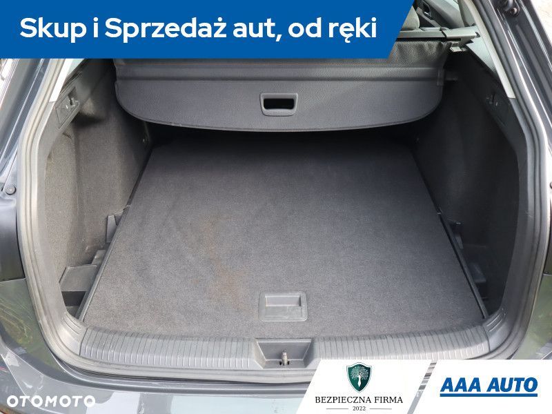 Volkswagen Golf - 14