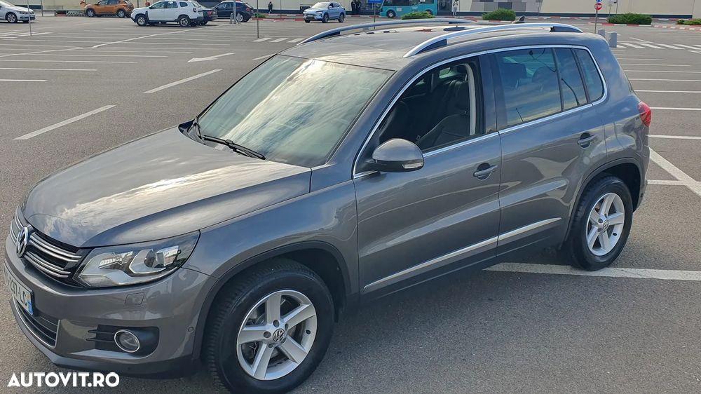 Volkswagen Tiguan 2.0 TDI DPF BlueMotion Technology Lounge Sport & Style - 8