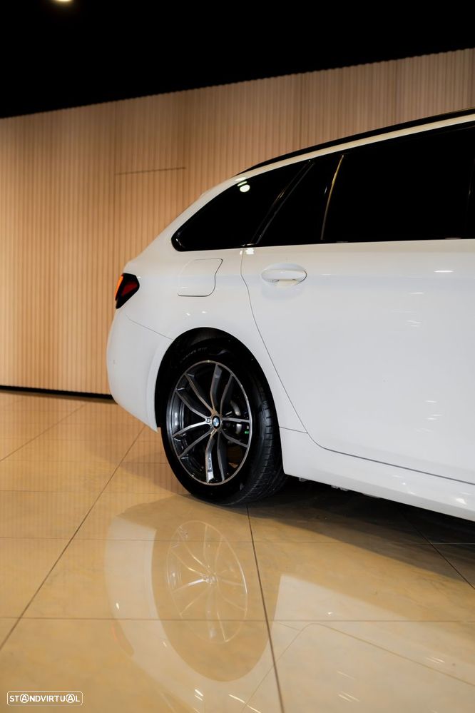 BMW 530 e Pack Desportivo M - 9