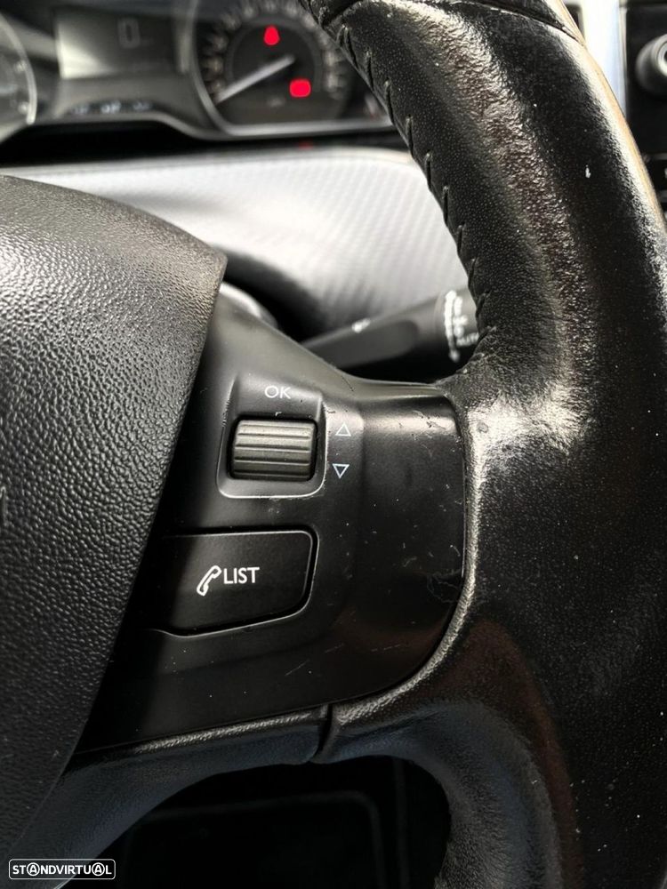 Peugeot 208 1.6 BlueHDi Style - 20