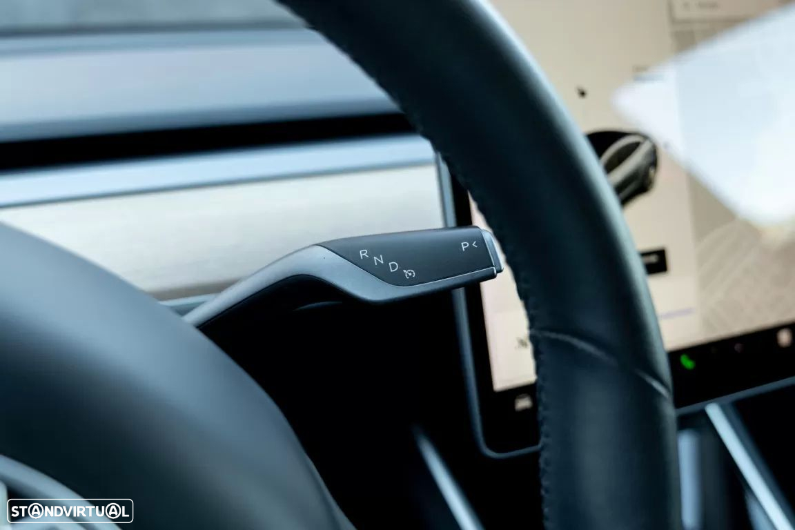 Tesla Model 3 Long-Range Dual Motor AWD - 17