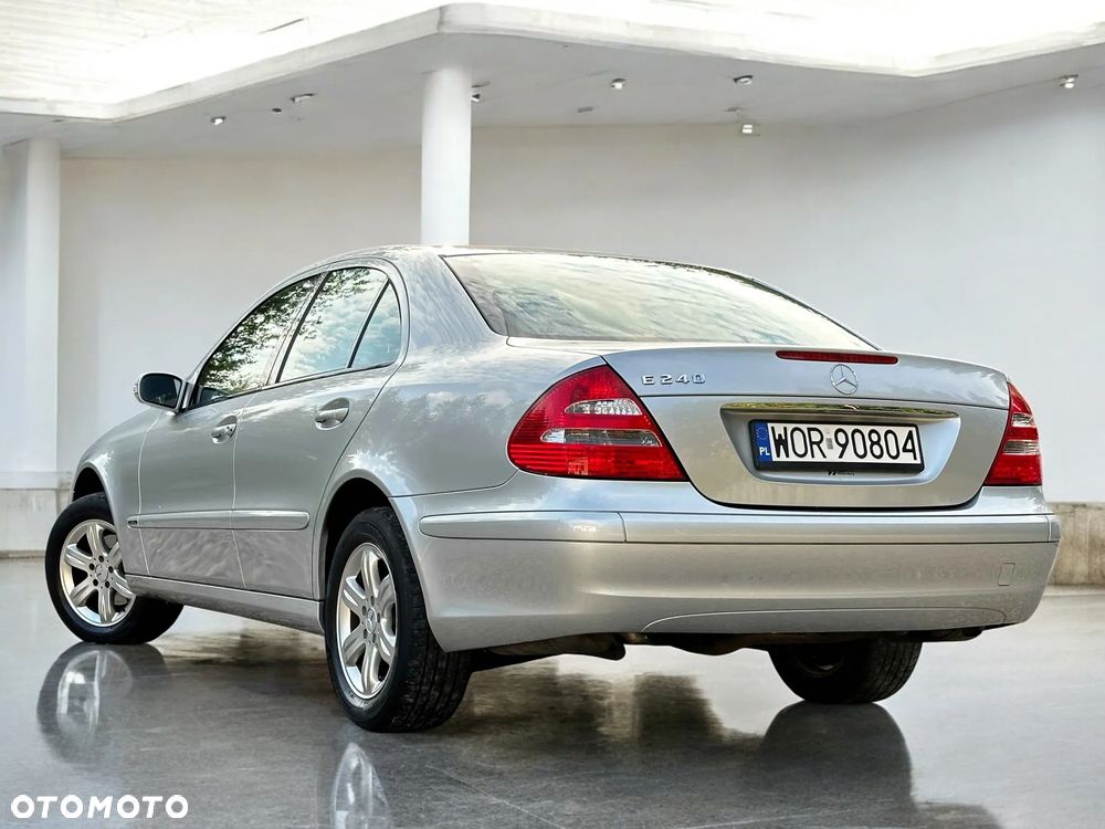 Mercedes-Benz Klasa E 240 Classic - 10