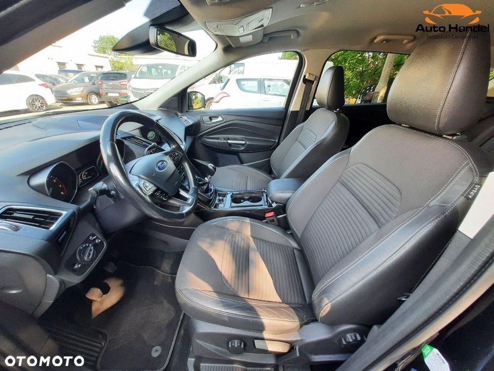 Ford Kuga 1.5 EcoBoost 2x4 Titanium - 40