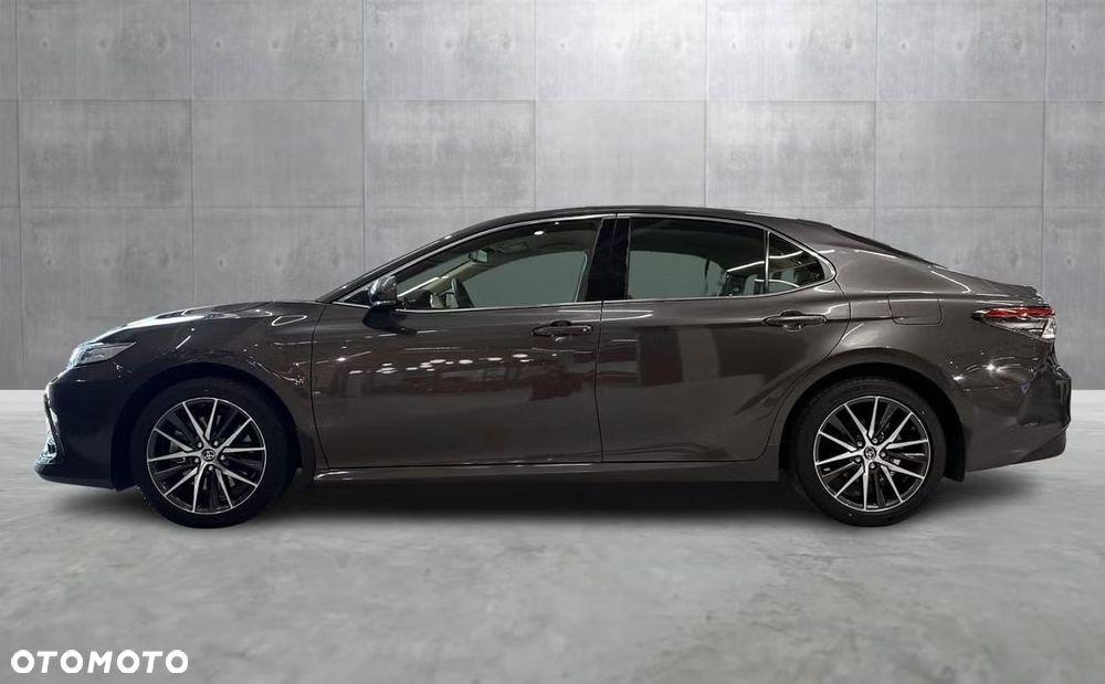 Toyota Camry Executive - 4