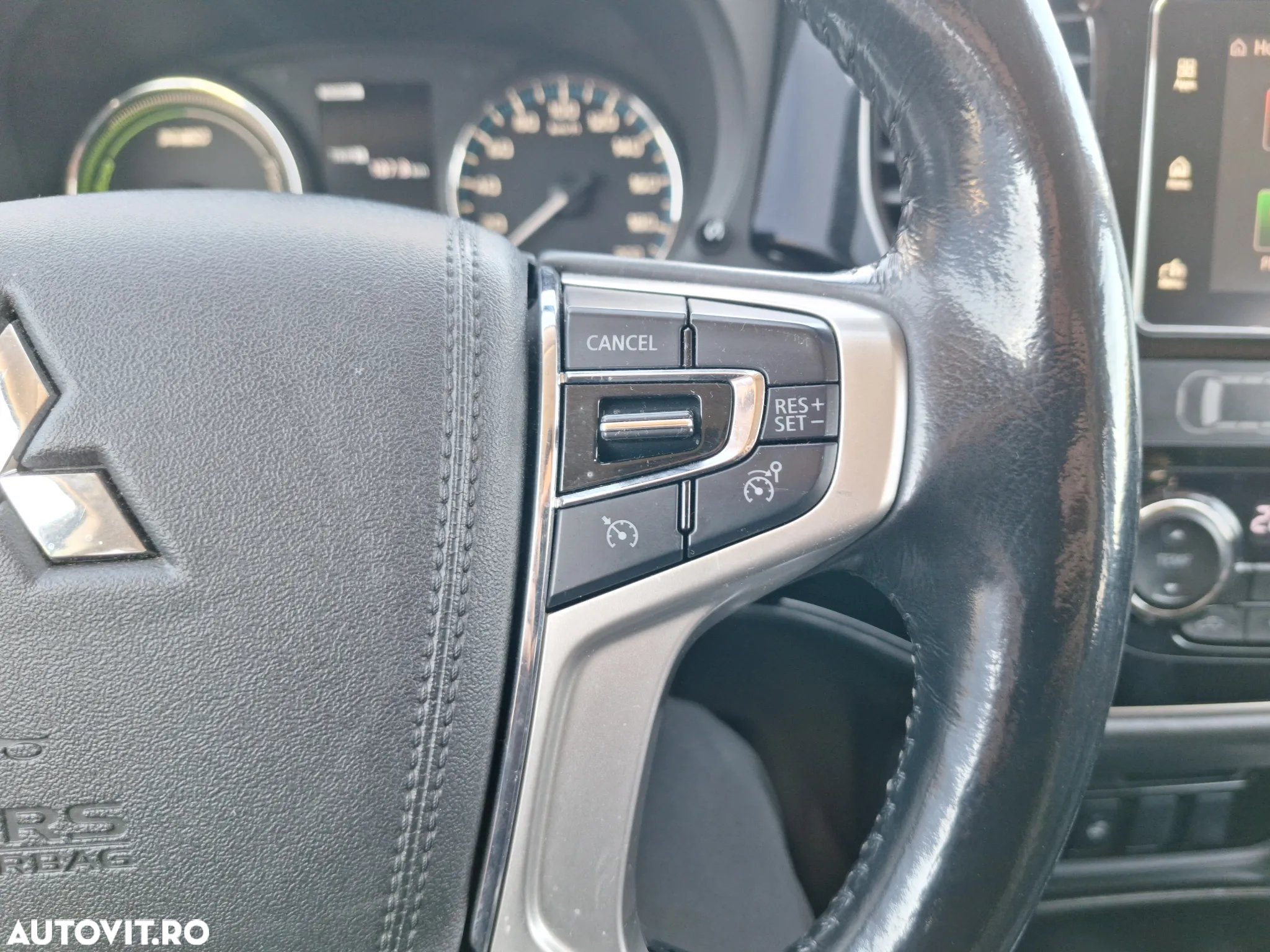 Mitsubishi Outlander - 18