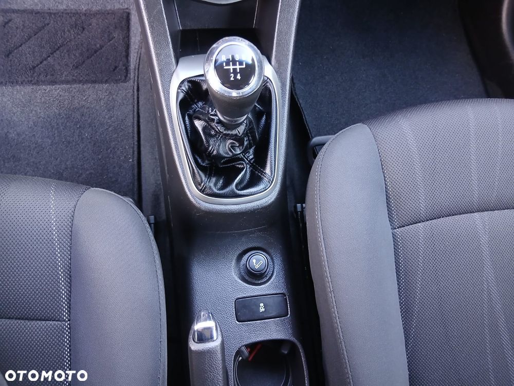 Chevrolet Aveo 1.4 16V LT - 28