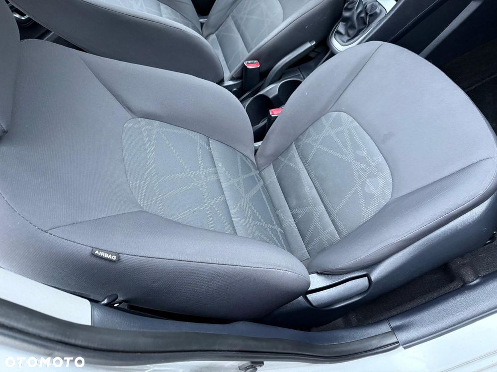 Kia Rio 1.2 Dream Team Edition - 20