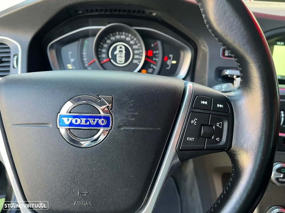 Volvo V60 2.0 D2 Momentum Drive - 20