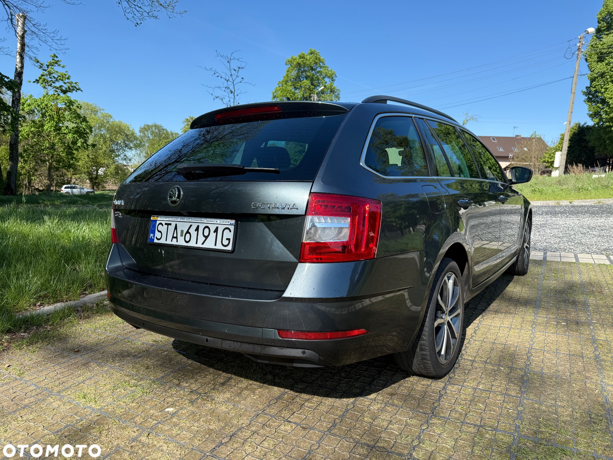 Skoda Octavia Combi 2.0 TDI DSG Edition - 9