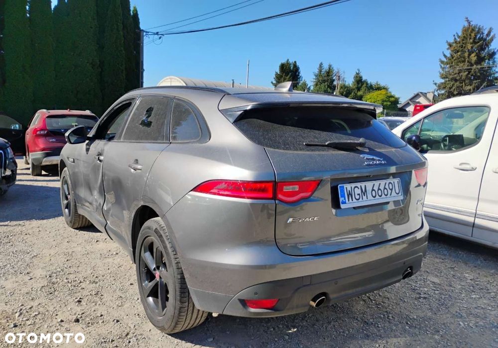 Jaguar F-Pace - 4