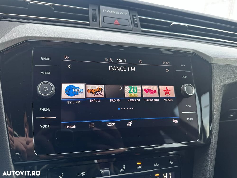 Volkswagen Passat 2.0 TDI DSG Comfortline - 24