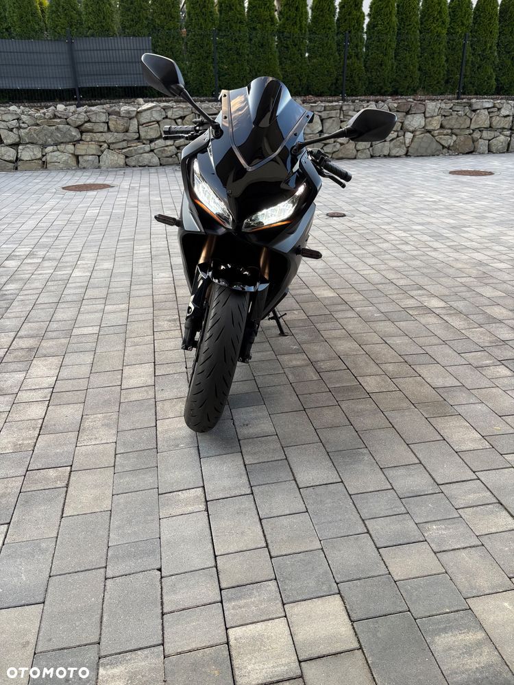 Honda CBR - 12