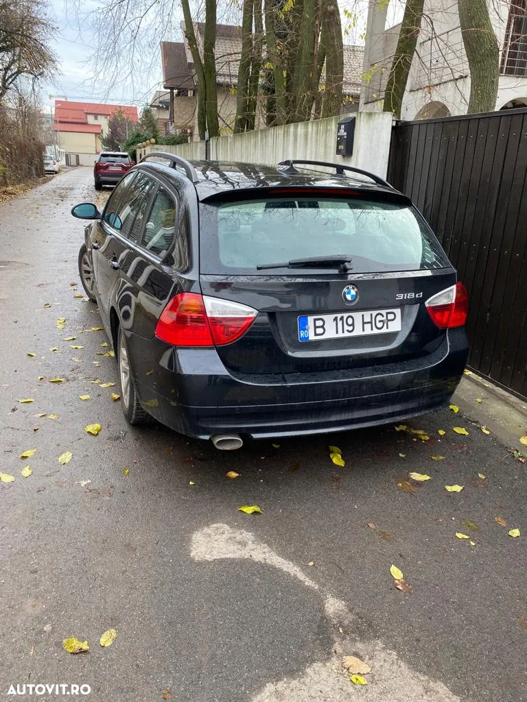 BMW Seria 3 318d DPF Touring - 2
