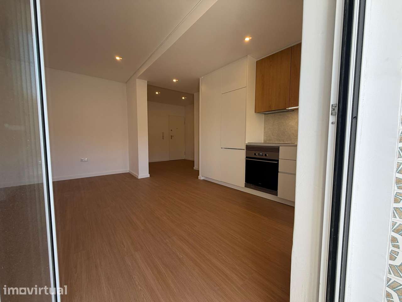Apartamento Remodelado de 1 Quarto para Arrendar em Linda a Velha - Grande imagem: 4/10