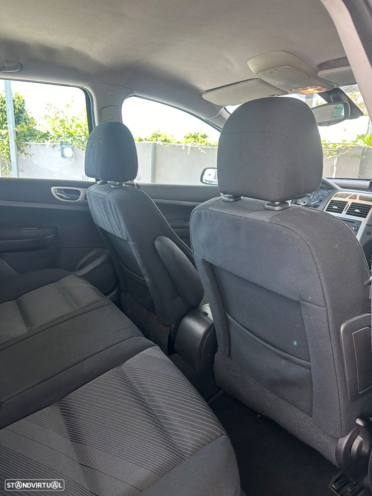 Peugeot 307 1.6 Executive Auto. - 18
