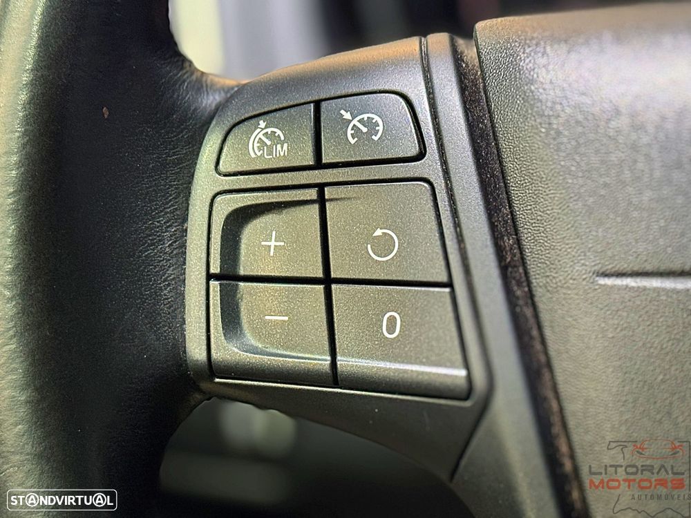 Volvo V40 1.6 D2 Momentum Powershift Eco - 21