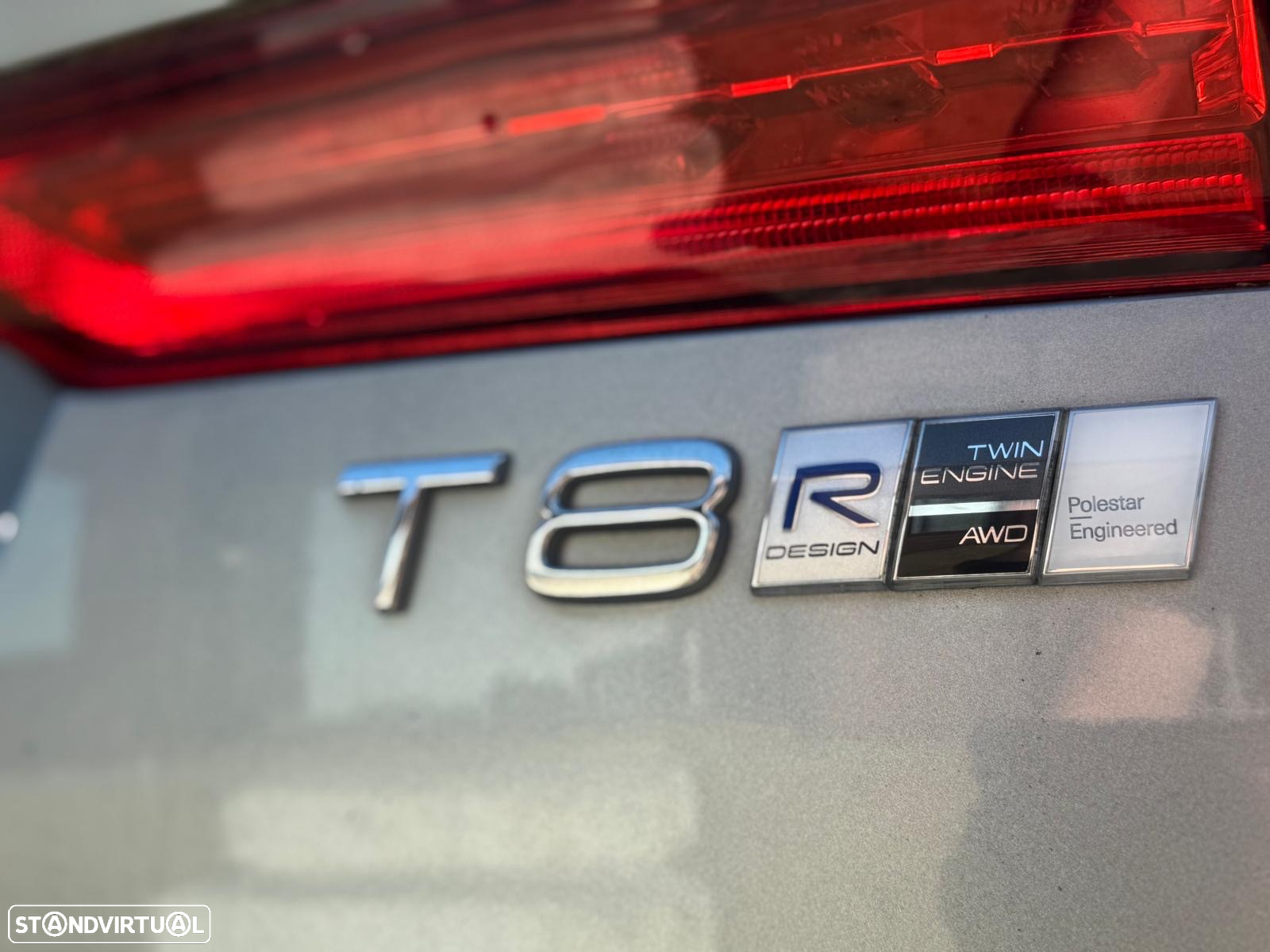 Volvo XC 60 2.0 T8 PHEV R-Design AWD - 11